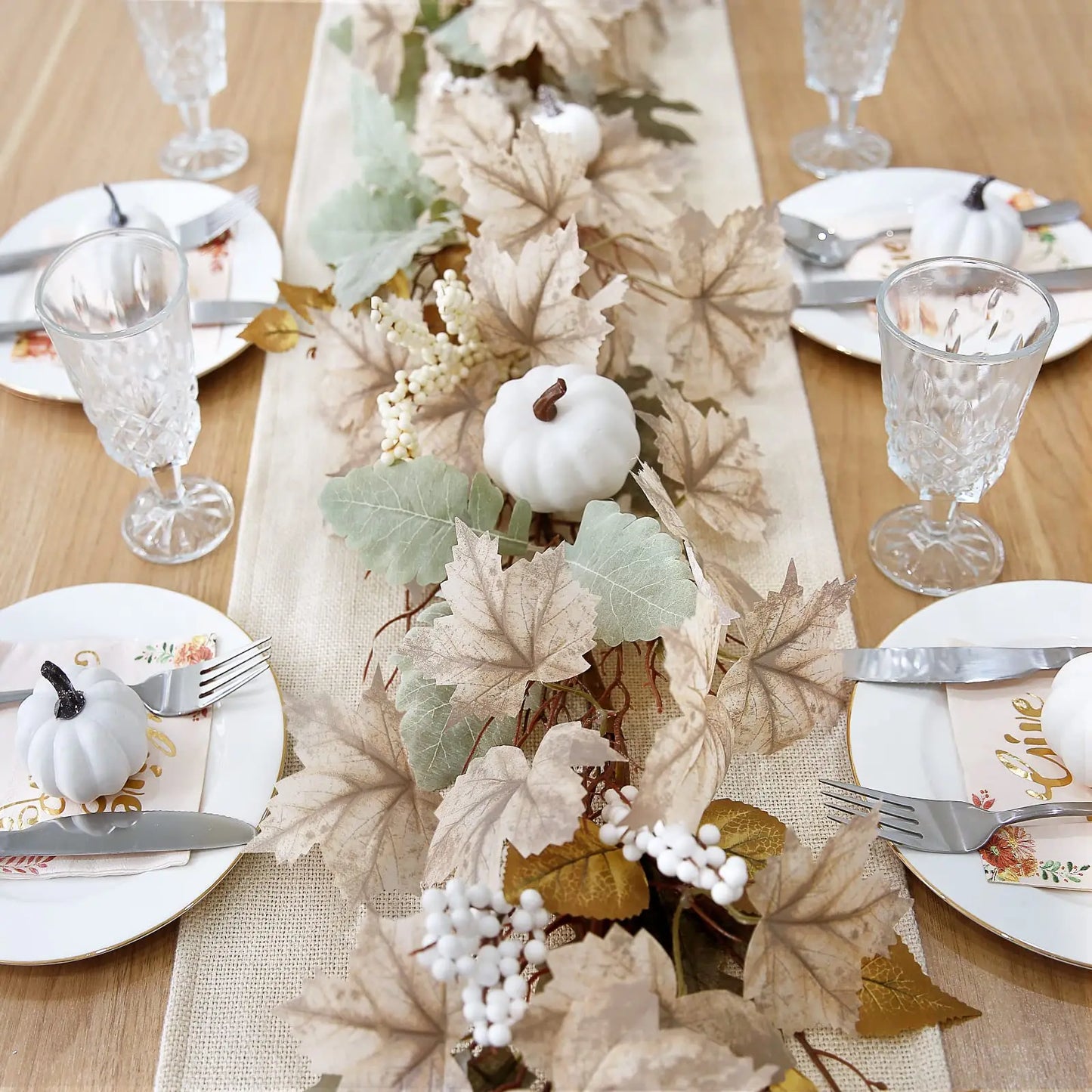 Autumn Maple Leaf Garland – 1.75m Fall Decoration for Fireplace & Home Decor